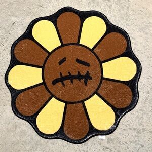 🌼 Brown & Yellow Flower Rug – 29” Round – Brand New